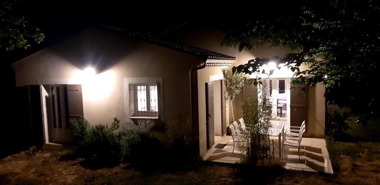 Les Lilas Des Chenes Piolenc Exterior photo